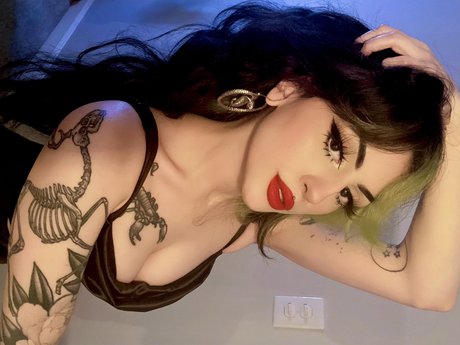 Photo nue de fuite OnlyFans de Batz