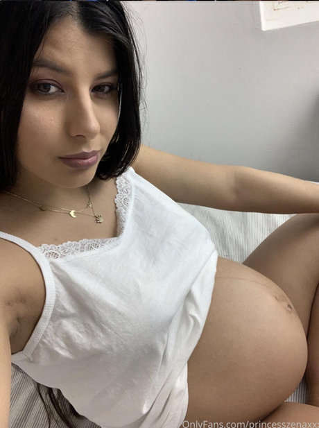 Photo nue de fuite OnlyFans de Queenzena