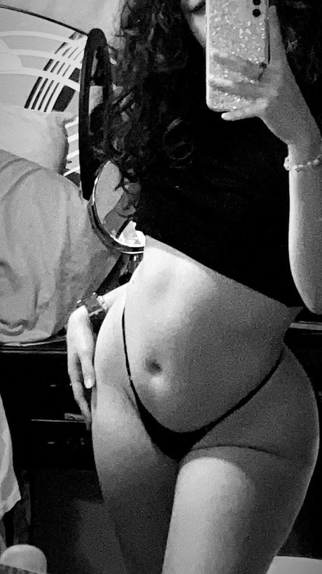 Photo nue de fuite OnlyFans de Ley Ley