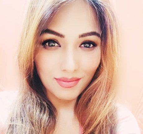Photo nue de fuite OnlyFans de Zoya Rathore
