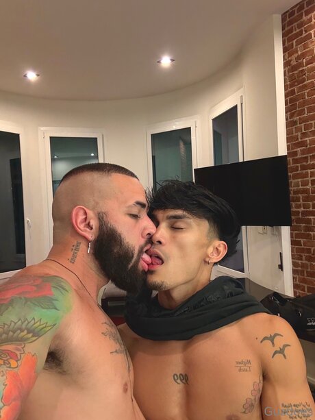 Photo nue de fuite OnlyFans de Guzdoes