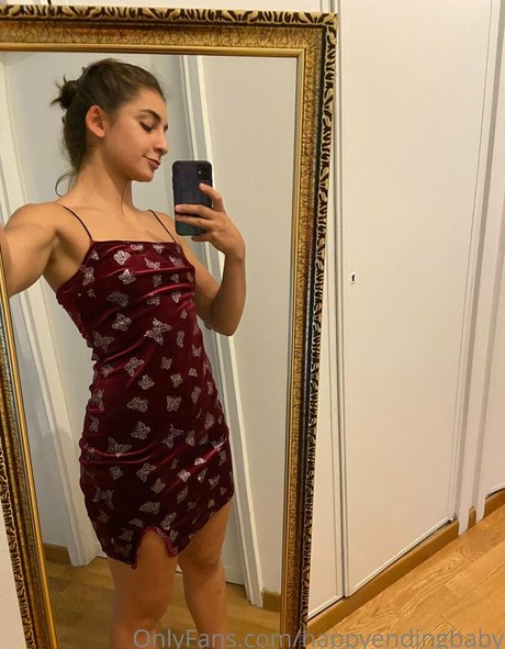 Photo nue de fuite OnlyFans de Happyending Baby