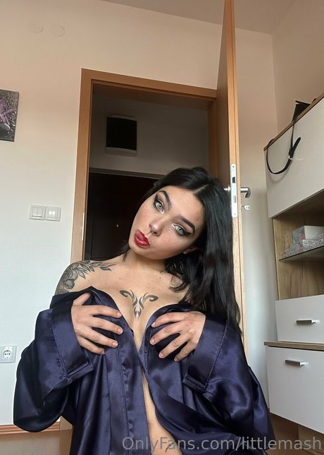 Photo nue de fuite OnlyFans de Littlemash Masha Beffa