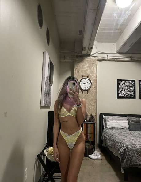 Photo nue de fuite OnlyFans de Zoella Mckay