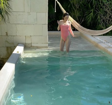Photo nue de fuite OnlyFans de Zoe Lister Jones