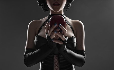 Zoe Volf Cosplay