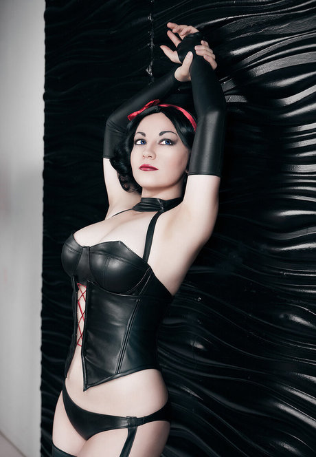Zoe Volf Cosplay