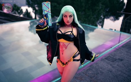 Zoe Volf Cosplay