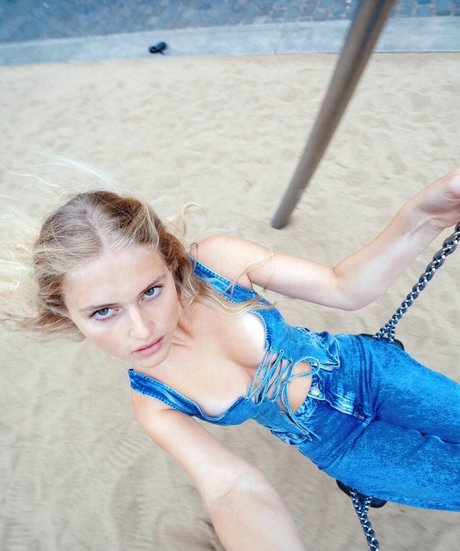 Zoe Helena