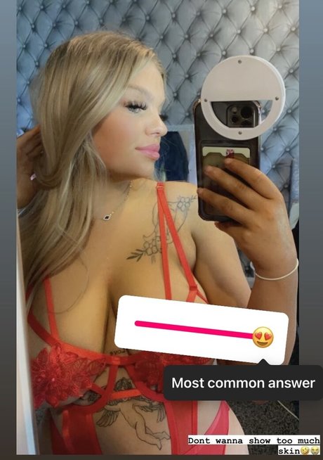 Photo nue de fuite OnlyFans de Zoeellerington