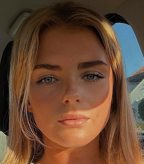 Photo nue de fuite OnlyFans de Emily Pool