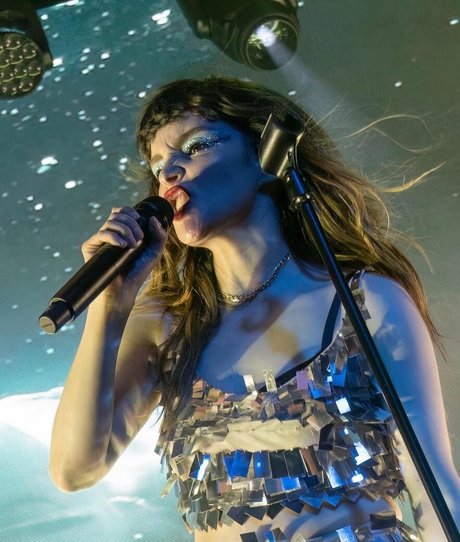 Lauren Mayberry