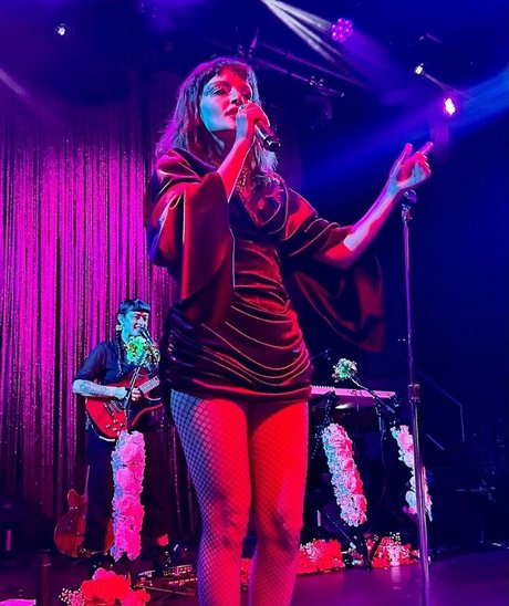 Lauren Mayberry