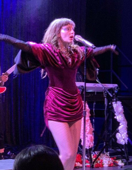 Photo nue de fuite OnlyFans de Lauren Mayberry