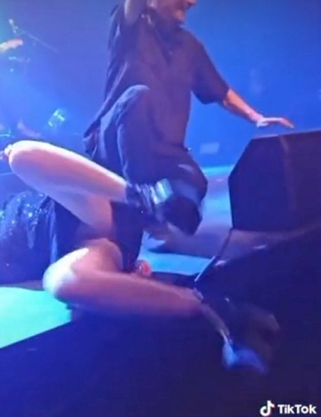Lauren Mayberry