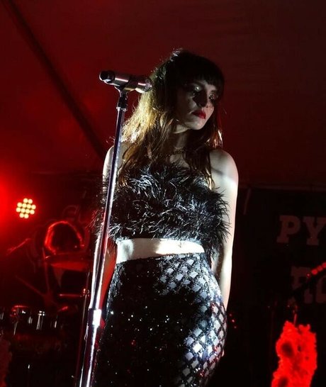 Lauren Mayberry