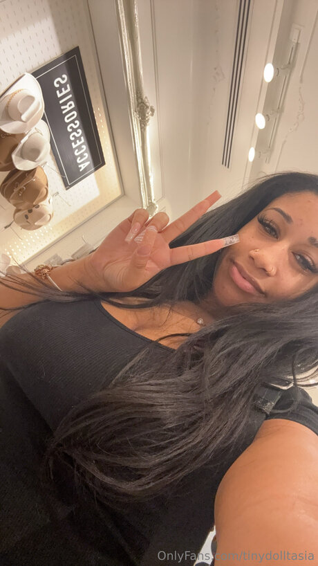 Photo nue de fuite OnlyFans de Tinydolltasia