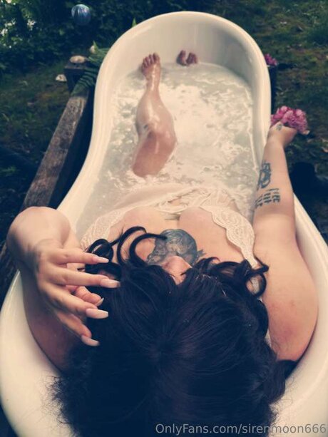 Photo nue de fuite OnlyFans de Sirenmoon666