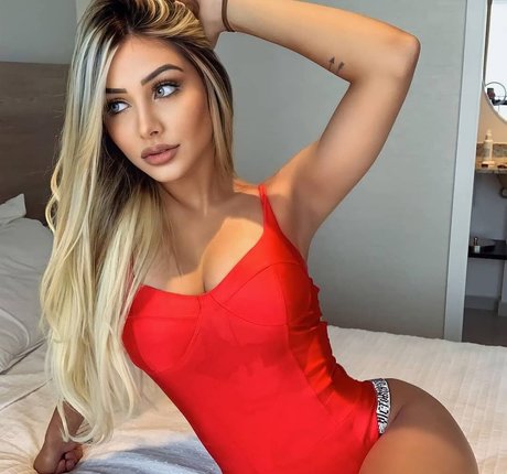 Photo nue de fuite OnlyFans de Sabrina Mingnini