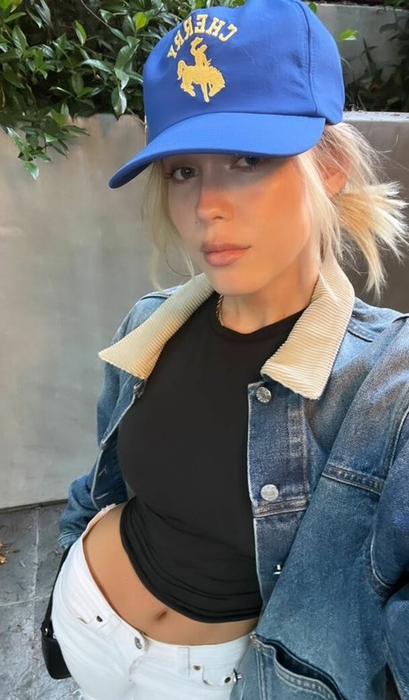 Photo nue de fuite OnlyFans de Faith Schroder