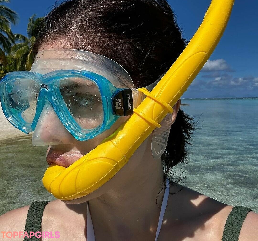 Photo nue de fuite OnlyFans de Alexandra Daddario #1596