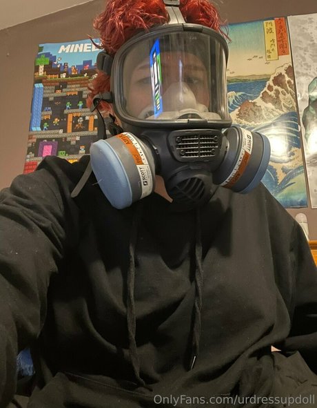 Dramatic_dumpster_free