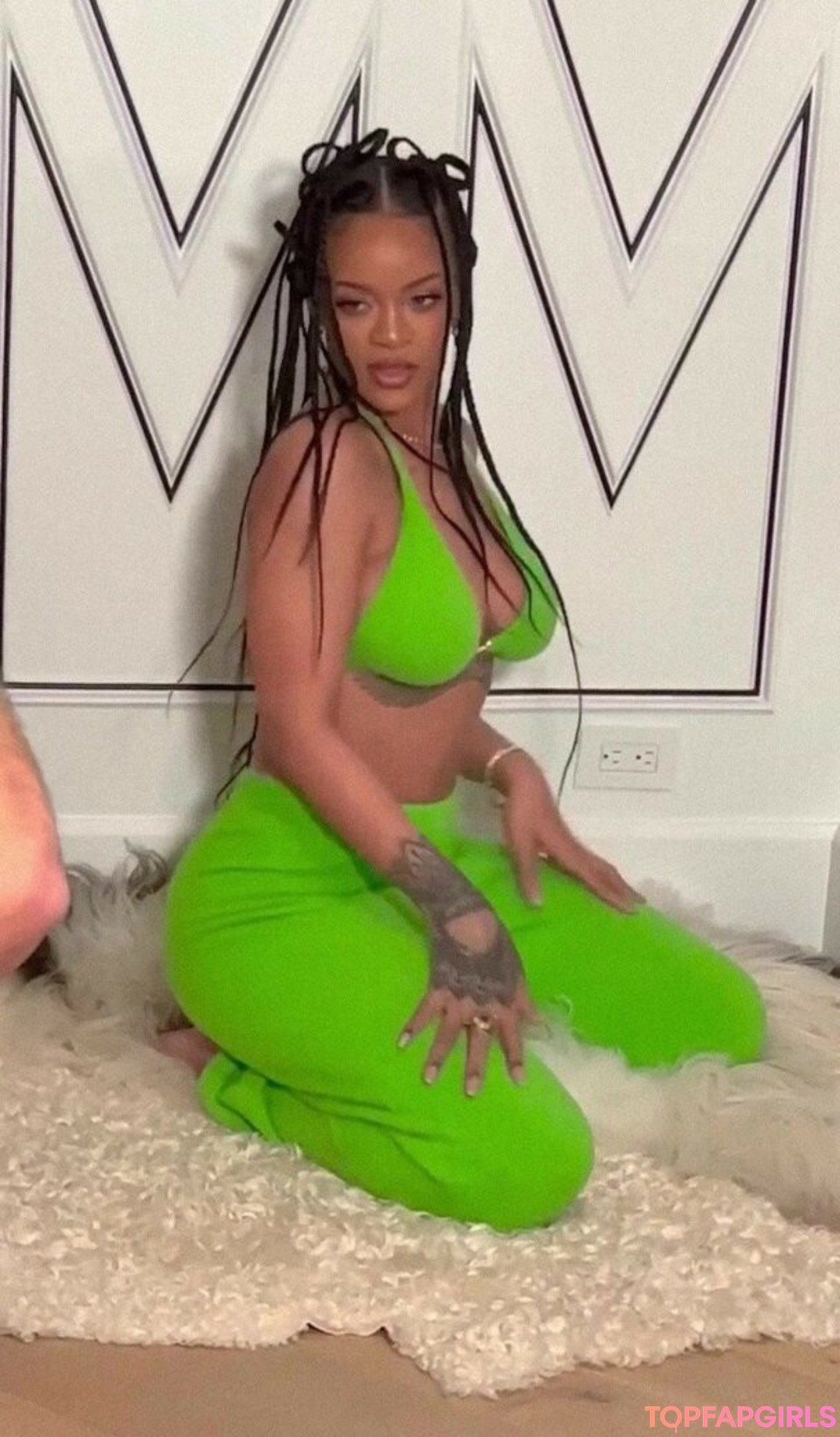 Photo nue de fuite OnlyFans de Rihanna #1086