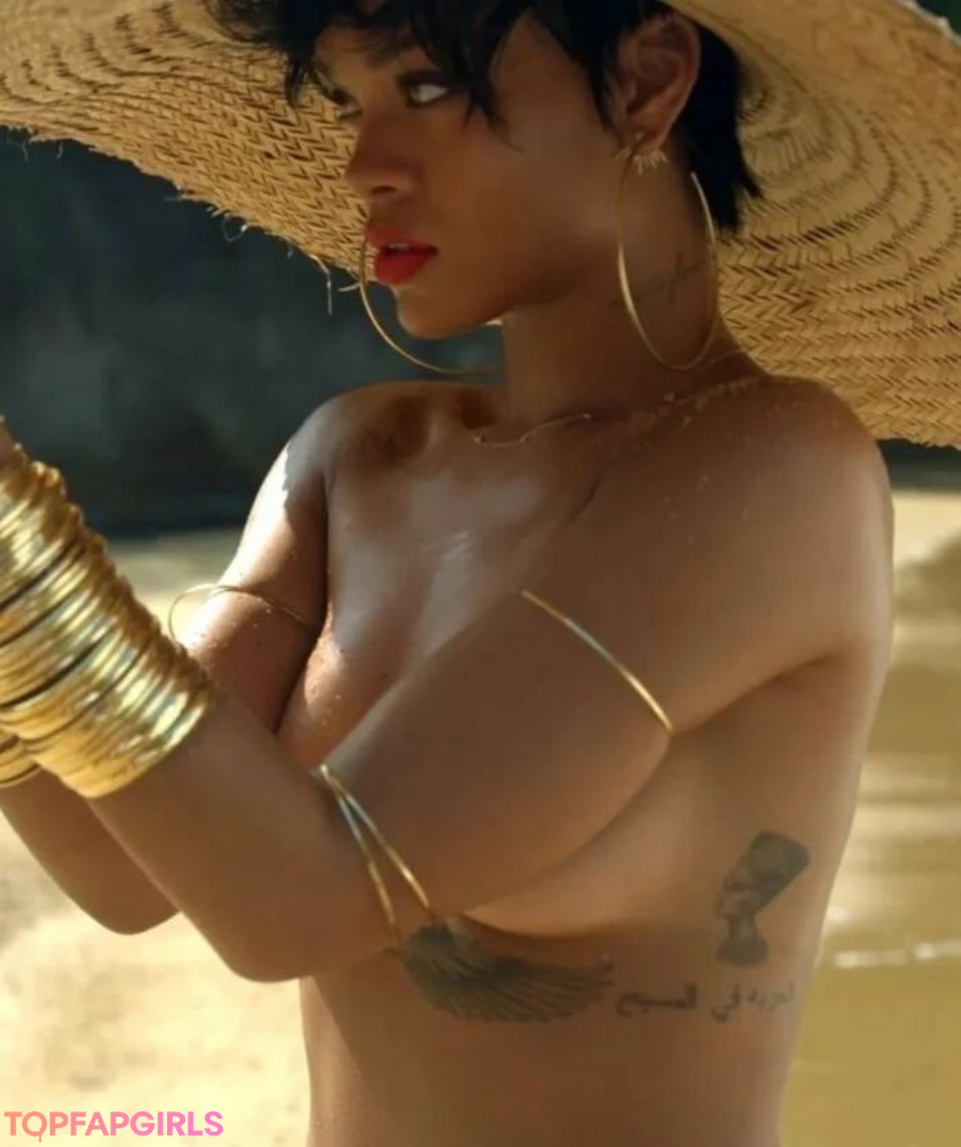 Photo nue de fuite OnlyFans de Rihanna #1309