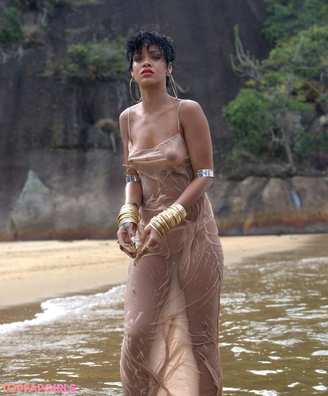 Photo nue de fuite OnlyFans de Rihanna #1382