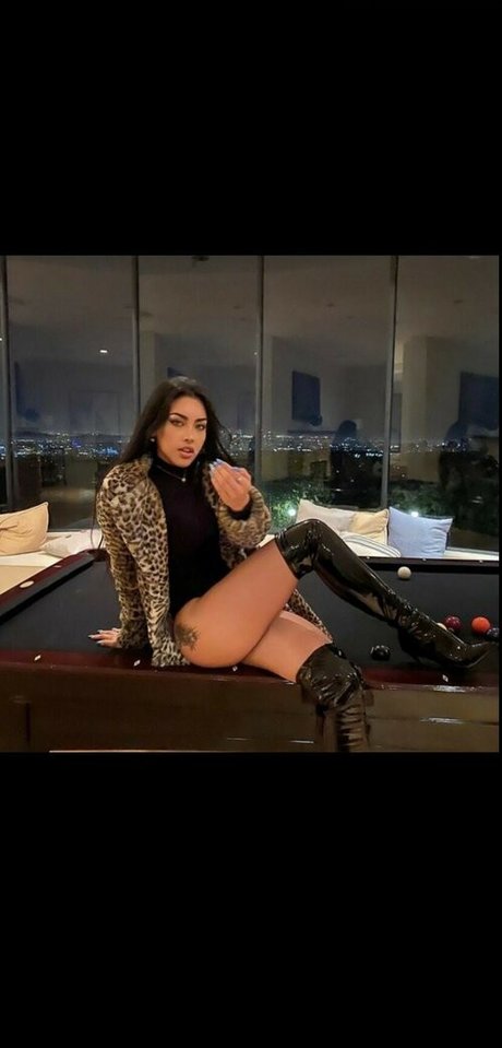 Photo nue de fuite OnlyFans de Bratty Luna