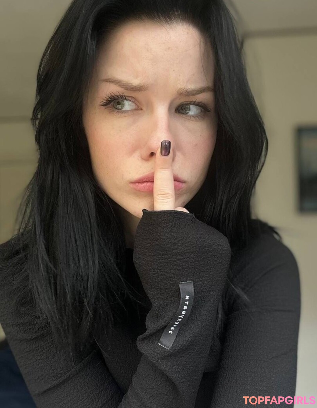 Photo nue de fuite OnlyFans de Innervus #1020