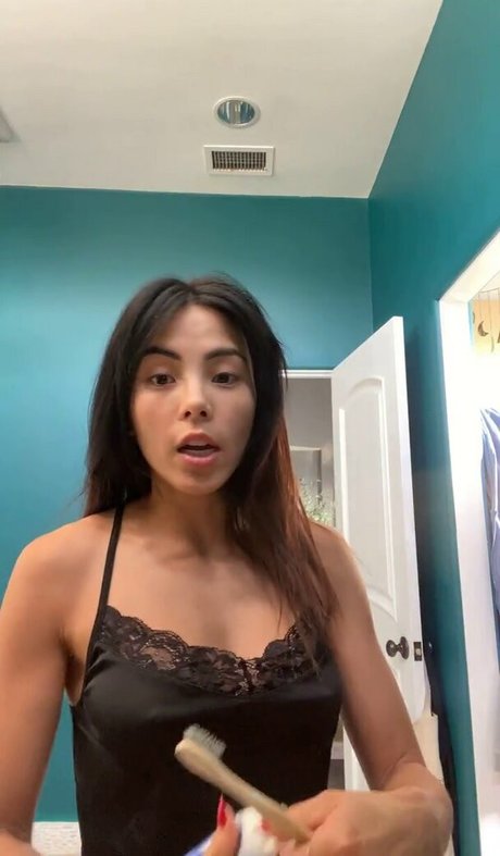 Anna Akana