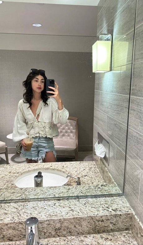 Alexa Mansour
