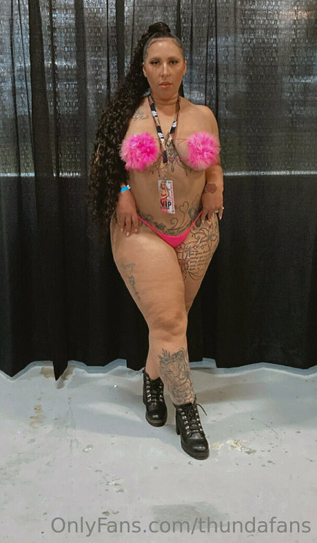Photo nue de fuite OnlyFans de Thundafans