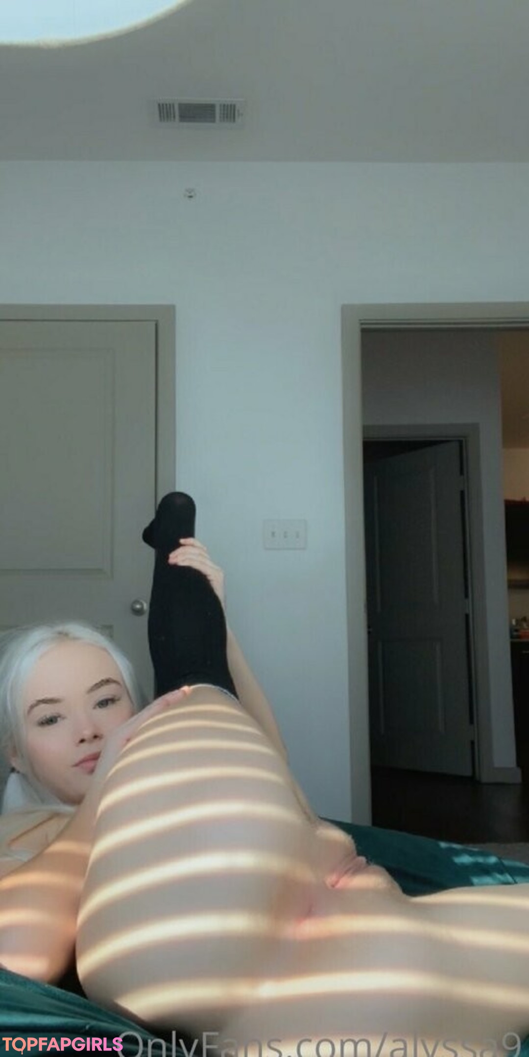 Photo nue de fuite OnlyFans de Alyssa9 #1360