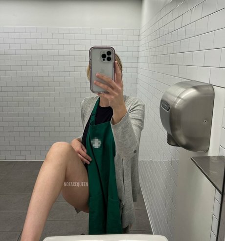 Photo nue de fuite OnlyFans de Thenofacequeen