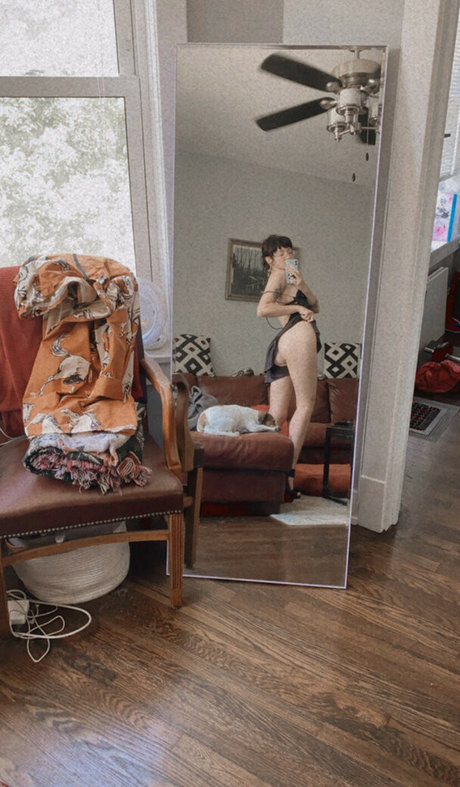 Photo nue de fuite OnlyFans de Pleasequietdown