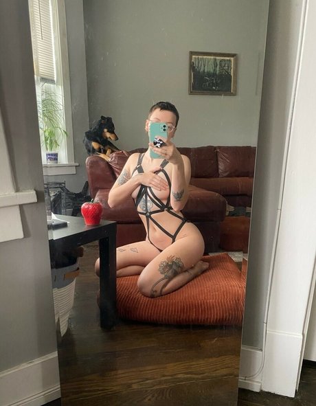 Photo nue de fuite OnlyFans de Pleasequietdown