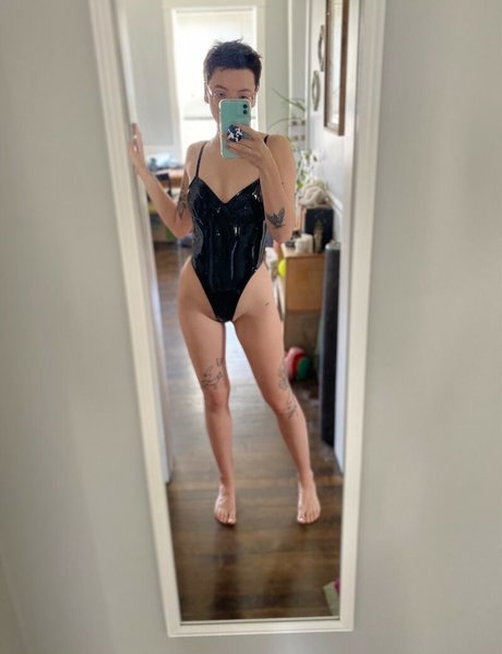 Photo nue de fuite OnlyFans de Pleasequietdown