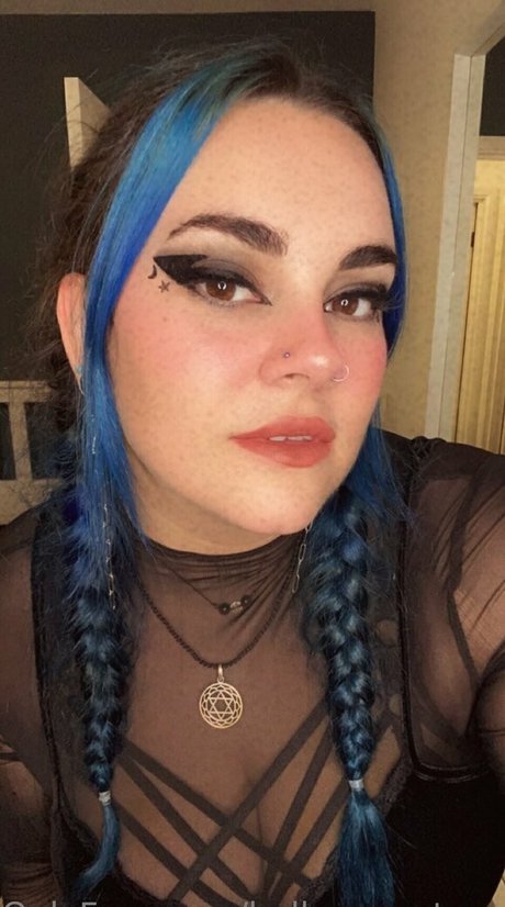 Photo nue de fuite OnlyFans de Bellamonstera
