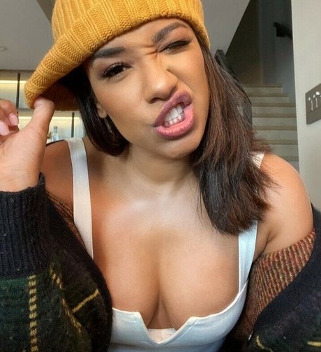 Photo nue de fuite OnlyFans de Candice Patton