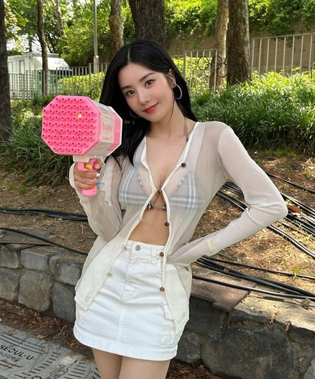 WomenK-pop