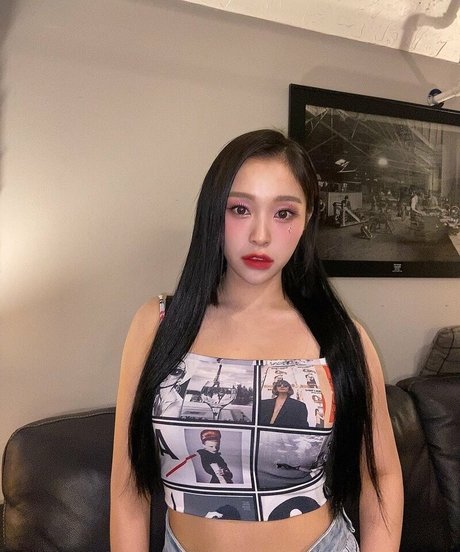 Photo nue de fuite OnlyFans de Womenkpop