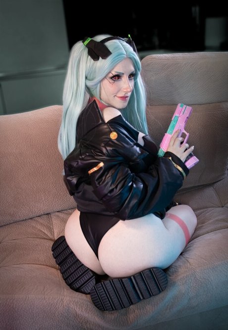 Ezy Summers Cosplay