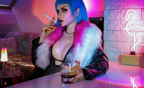 Ezy Summers Cosplay