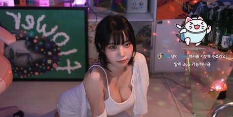 Photo nue de fuite OnlyFans de Baerasoni