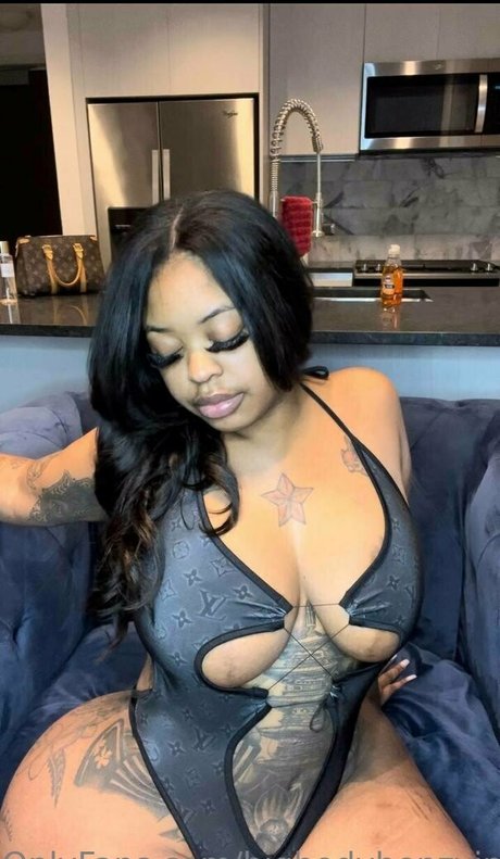 Photo nue de fuite OnlyFans de Bigbodybenzvip