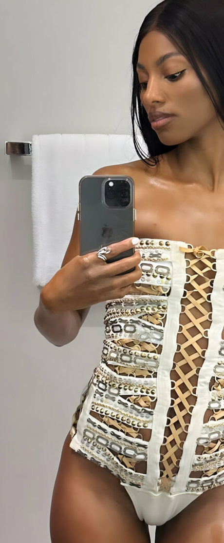 Photo nue de fuite OnlyFans de Tina Calamba