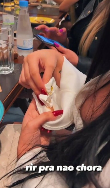 Photo nue de fuite OnlyFans de Bella Angel Dezoitou