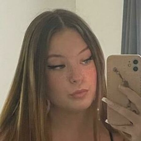 Photo nue de fuite OnlyFans de Lilly47